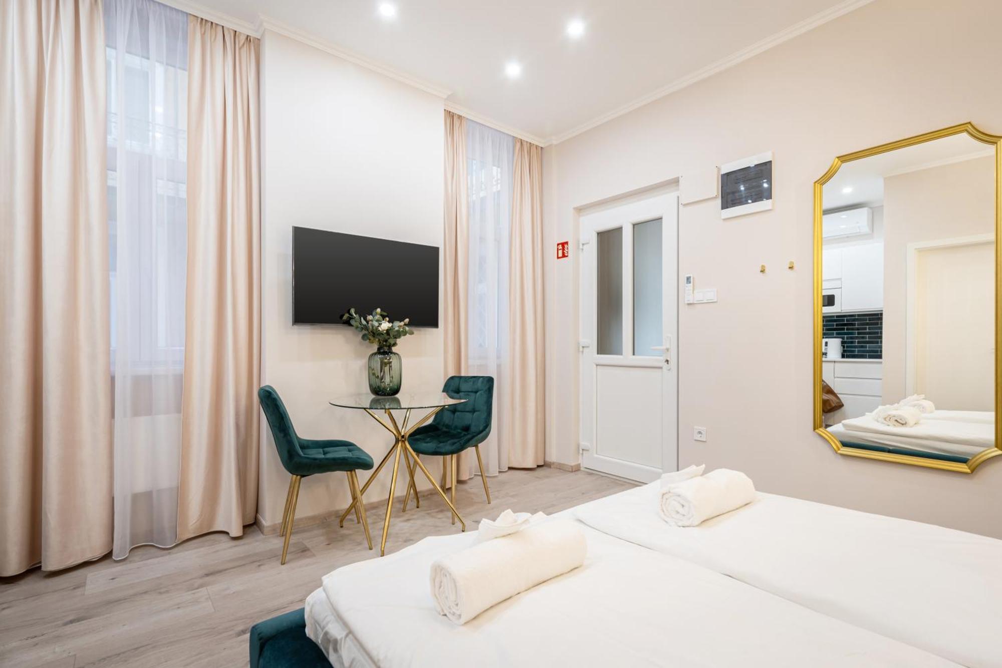 Kiraly 33 - Hidden Gem - Best Location By Bqa Budapest Exteriör bild