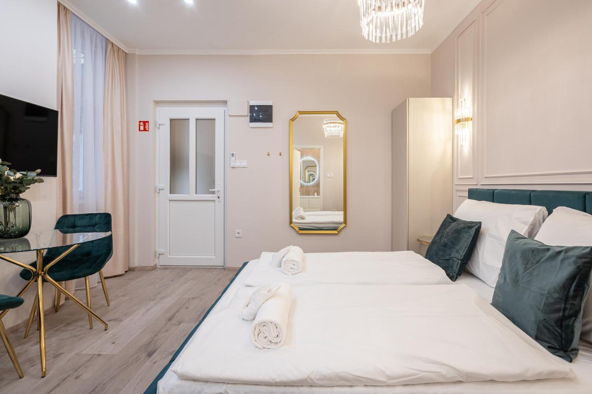 Kiraly 33 - Hidden Gem - Best Location By Bqa Budapest Exteriör bild